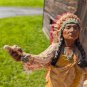 NATIVE AMERICAN INDIAN CHEIF vintage statue UNIVERSAL STATUARY CORP 1981 EUC 12"