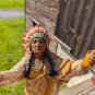 NATIVE AMERICAN INDIAN CHEIF vintage statue UNIVERSAL STATUARY CORP 1981 EUC 12"