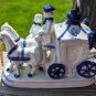 VINTAGE BLUE & WHITE GEORGE & MARTHA WASHINGTON FIGURINE