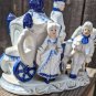 VINTAGE BLUE & WHITE GEORGE & MARTHA WASHINGTON FIGURINE