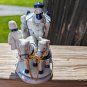 VINTAGE BLUE & WHITE GEORGE & MARTHA WASHINGTON FIGURINE
