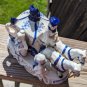 VINTAGE BLUE & WHITE GEORGE & MARTHA WASHINGTON FIGURINE