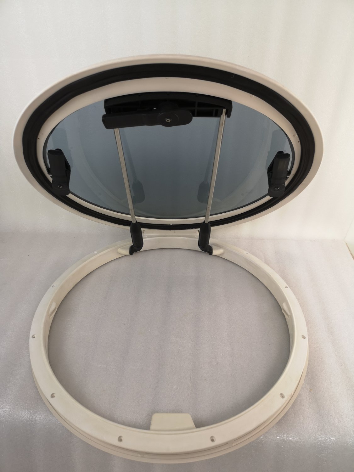625mm Diameter Round Marine Grade Nylon Boat Deck Hatch Window With Tempered Glass and Trim Ringv