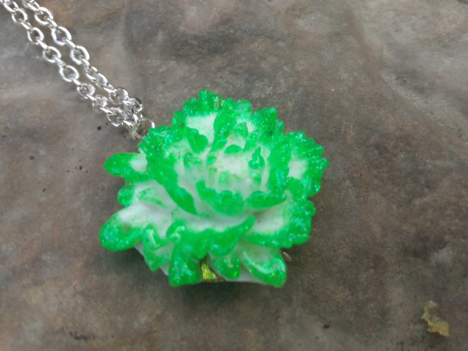 white/green rose pendant necklace