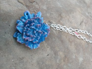 sky blue rose pendant necklace