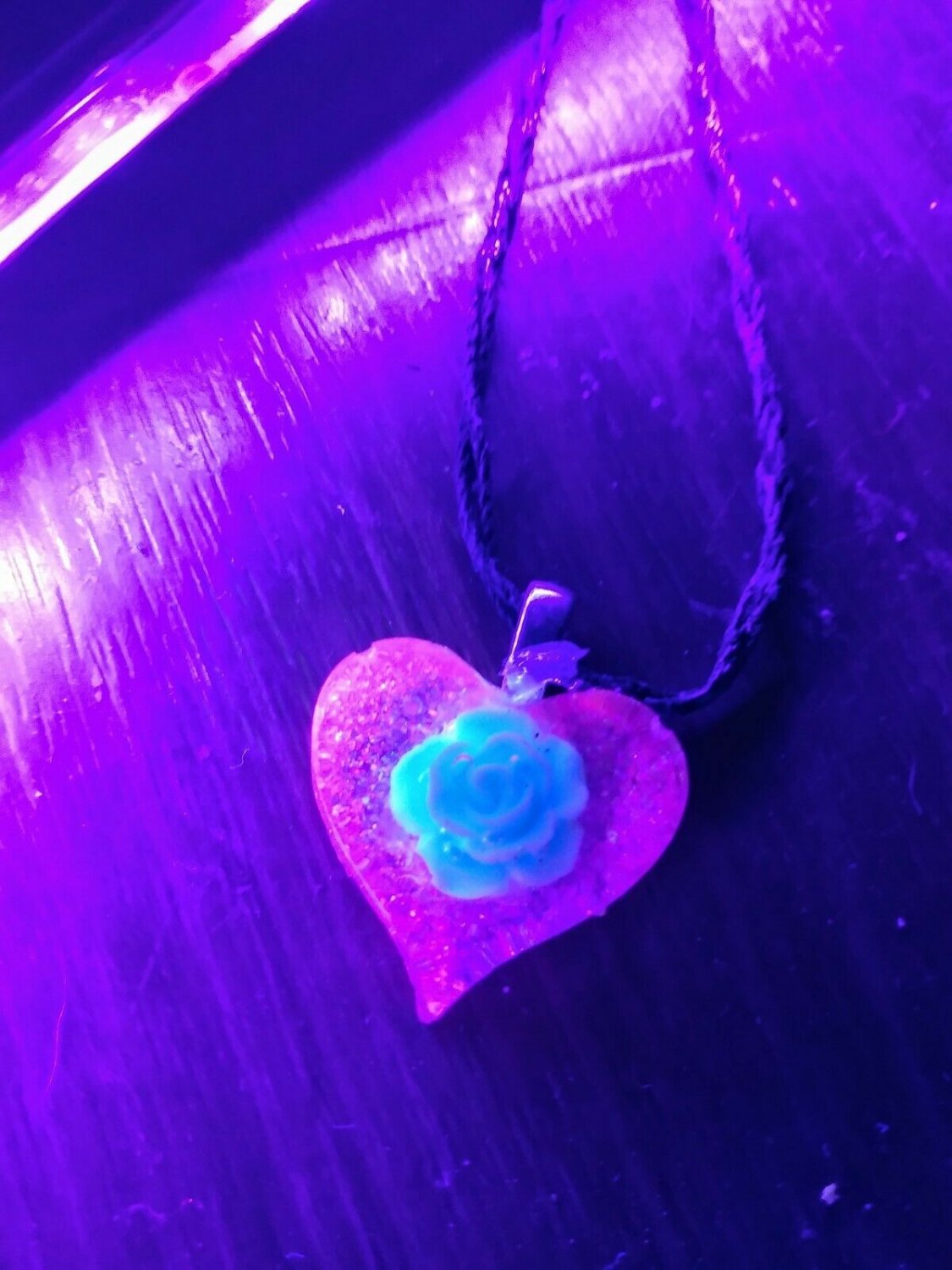 New 13x18mm glittery epoxy resin heart pendant rose choker necklace