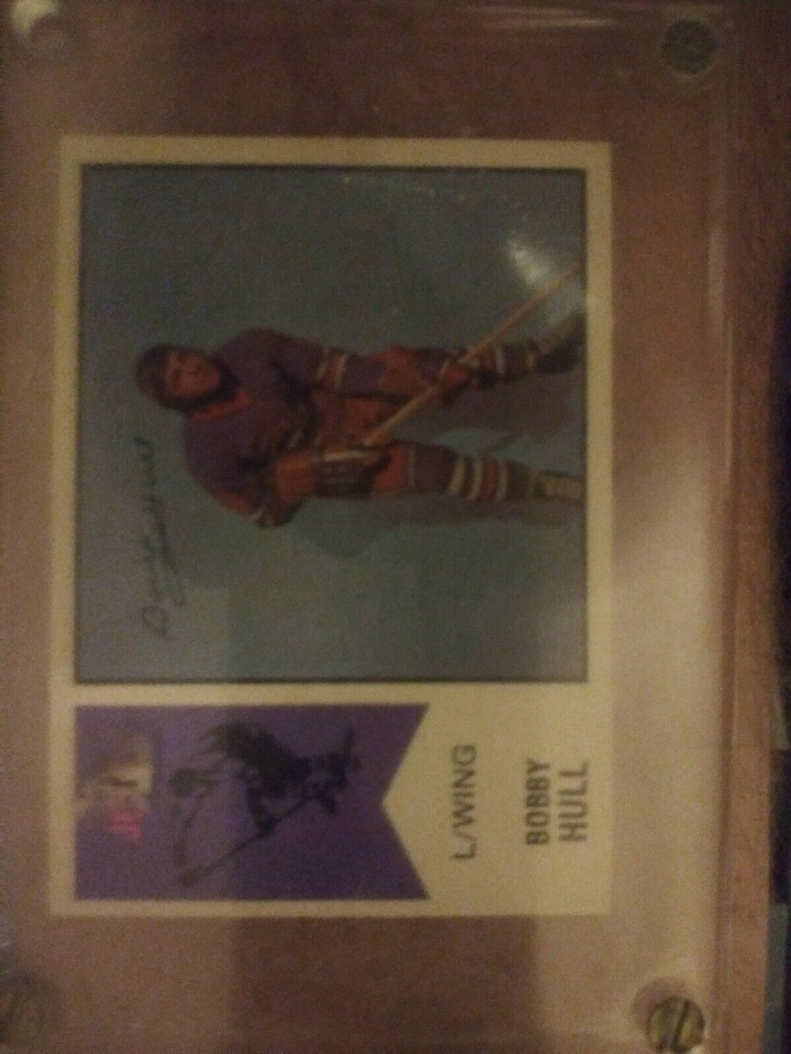 1975 Bobby Hull OPC ex condition screws in glass case for over 30 years