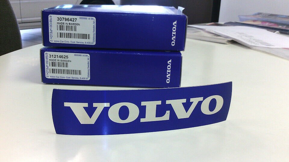 Volvo 30796427 Front Grille Badge Emblem XC60 with box (OE GENUINE)