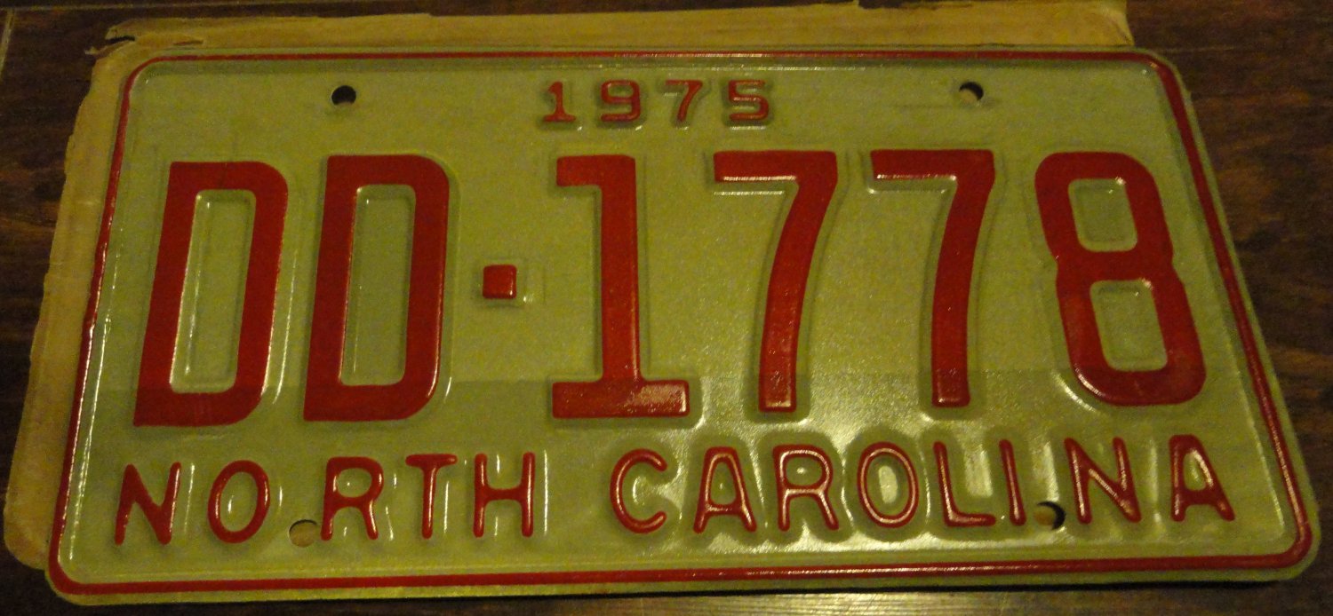 NOS 1975 North Carolina passenger truck license plate DD 1778 new old stock