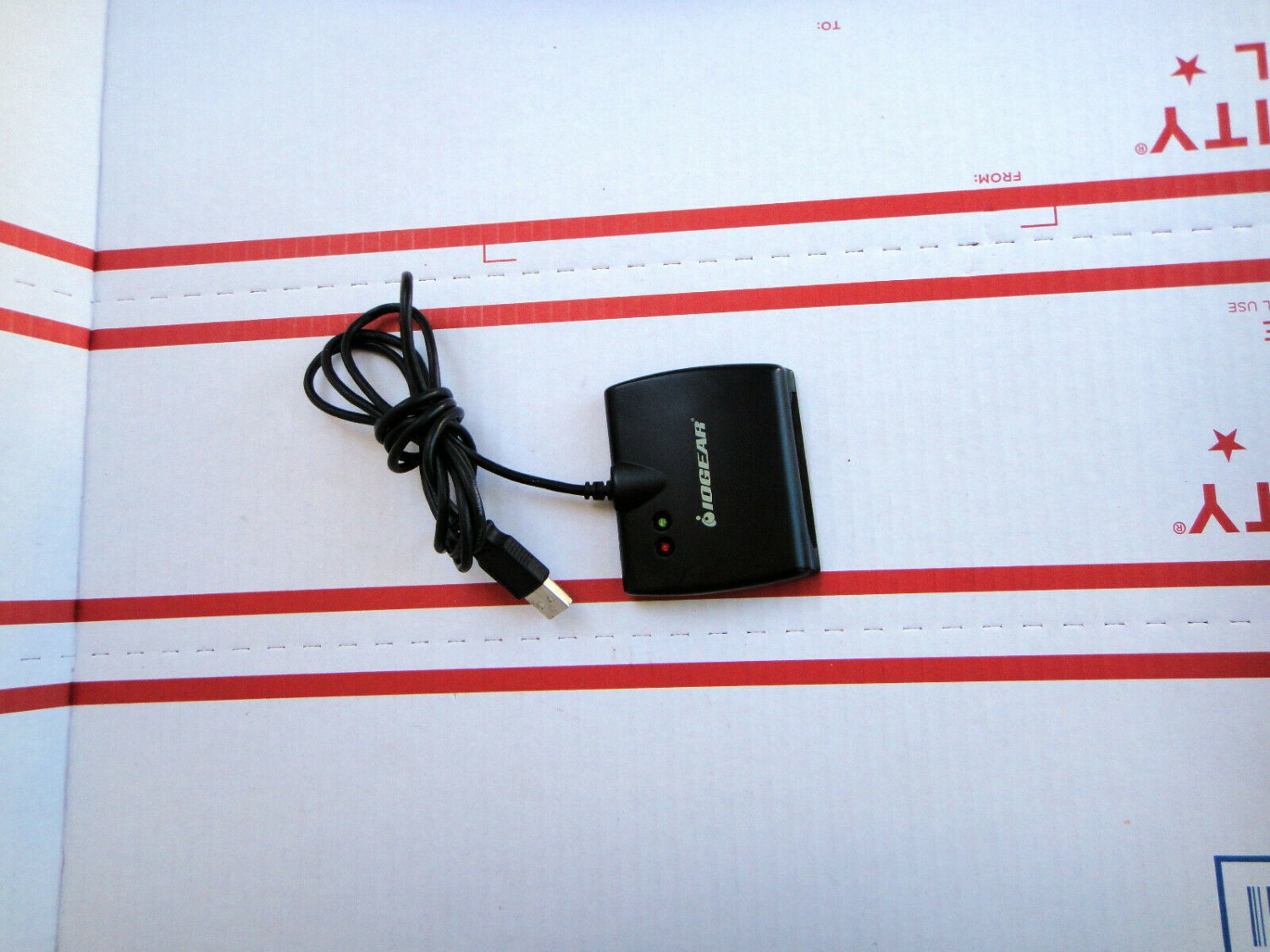 IOGEAR Portable Smart Card Reader GSR202 TAA Compliant