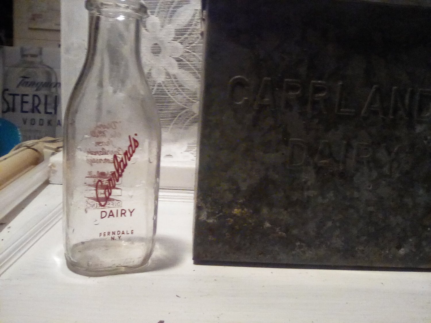 Vintage Galvanized Carrland S Dairy Milk Box And 2 Milk Bottles Lot