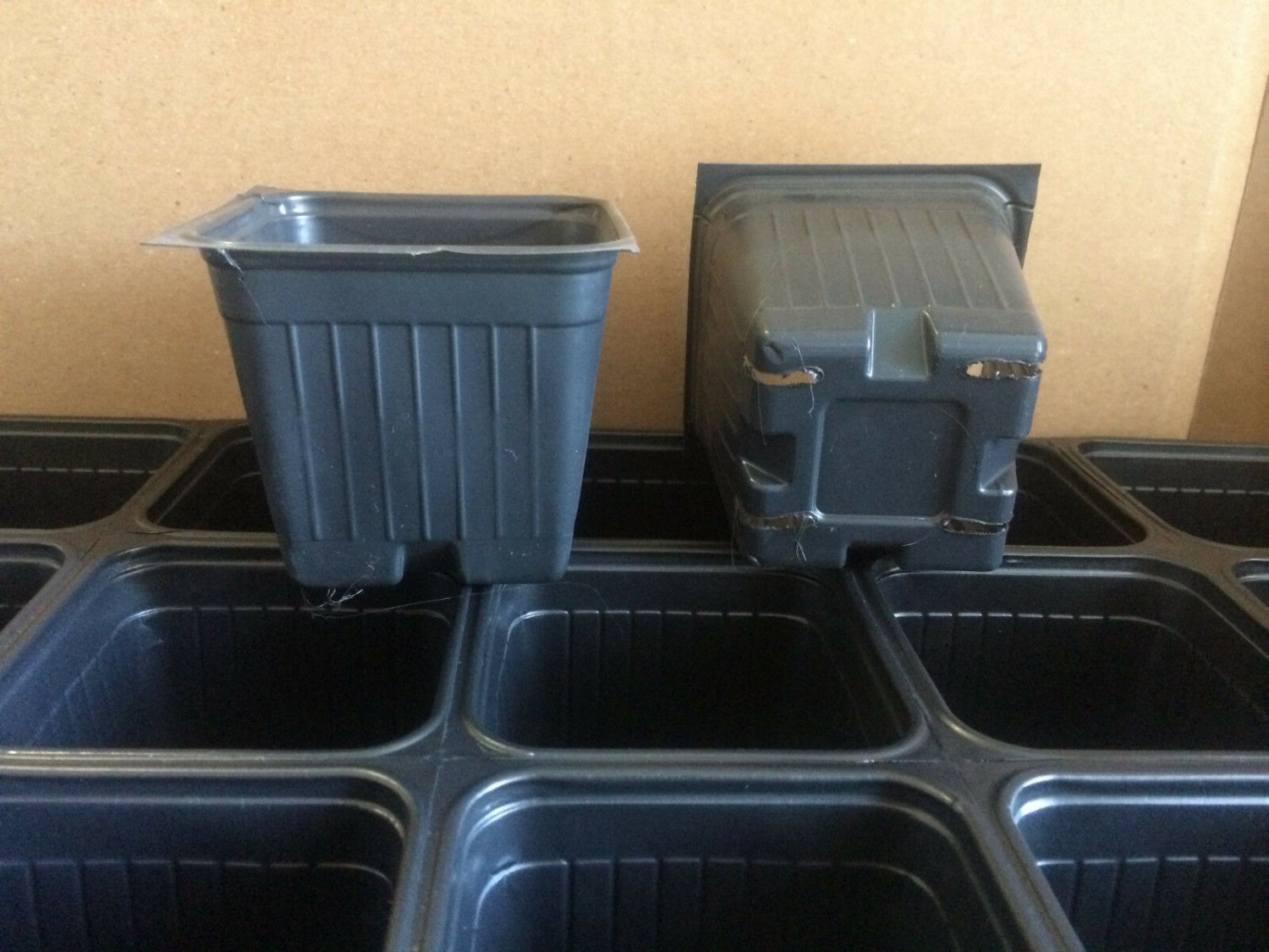SEED STARTER PLASTIC FLOWER NURSERY PLANT TRAYS POTS ( 60 )