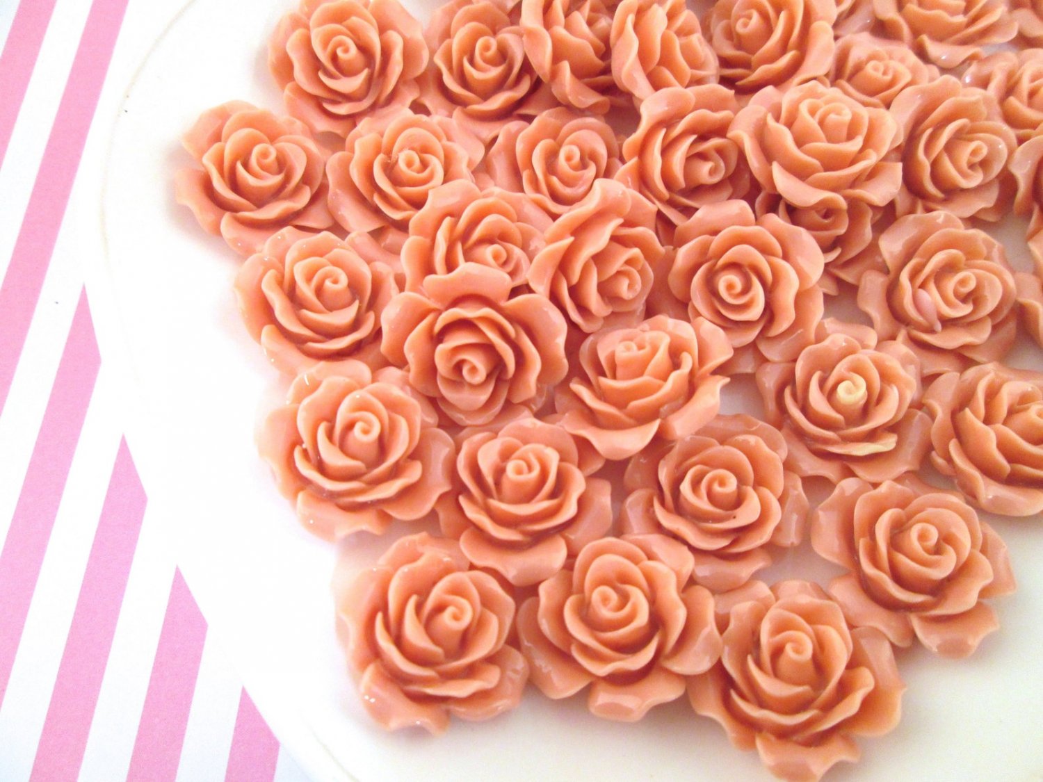 10 Coral Pink Rose Cabochons 20mm