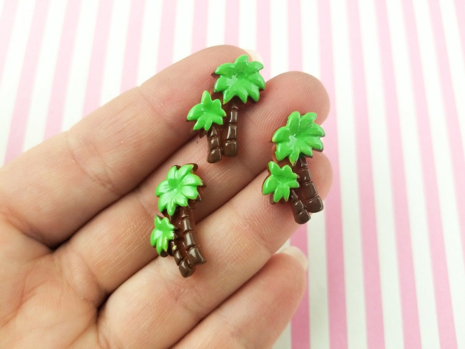 6 Resin Palm Tree Cabochons, Cute Flatback Dollhouse Cabs, Miniature Kawaii Cabochons, Beach Cabocho
