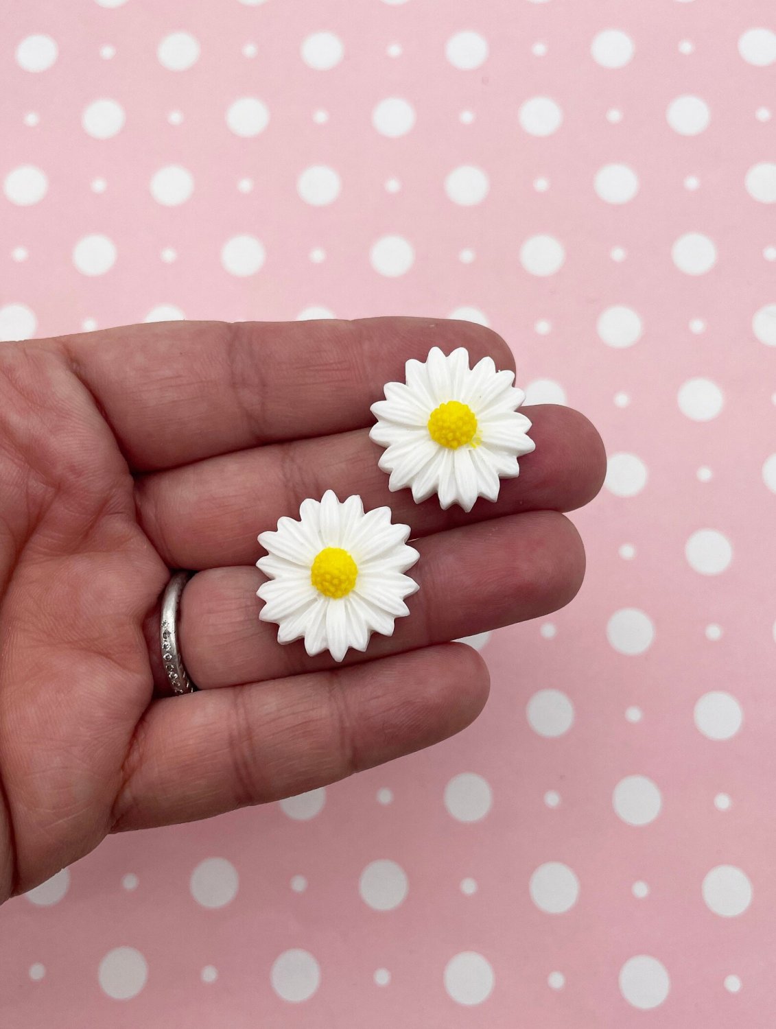 10 White Daisy Flower Cabochons, Resin Flowers for Decoden Embellishments, Plastic Sunflowers, 304