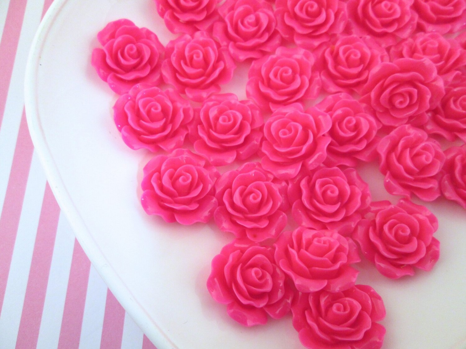 10 Hot Pink Rose Cabochons 20mm