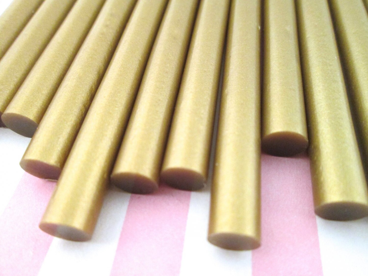 10 Piece Gold Metallic Hot Glue Sticks for Kawaii and Decoden, Wax Seals, Etc. (mini size)