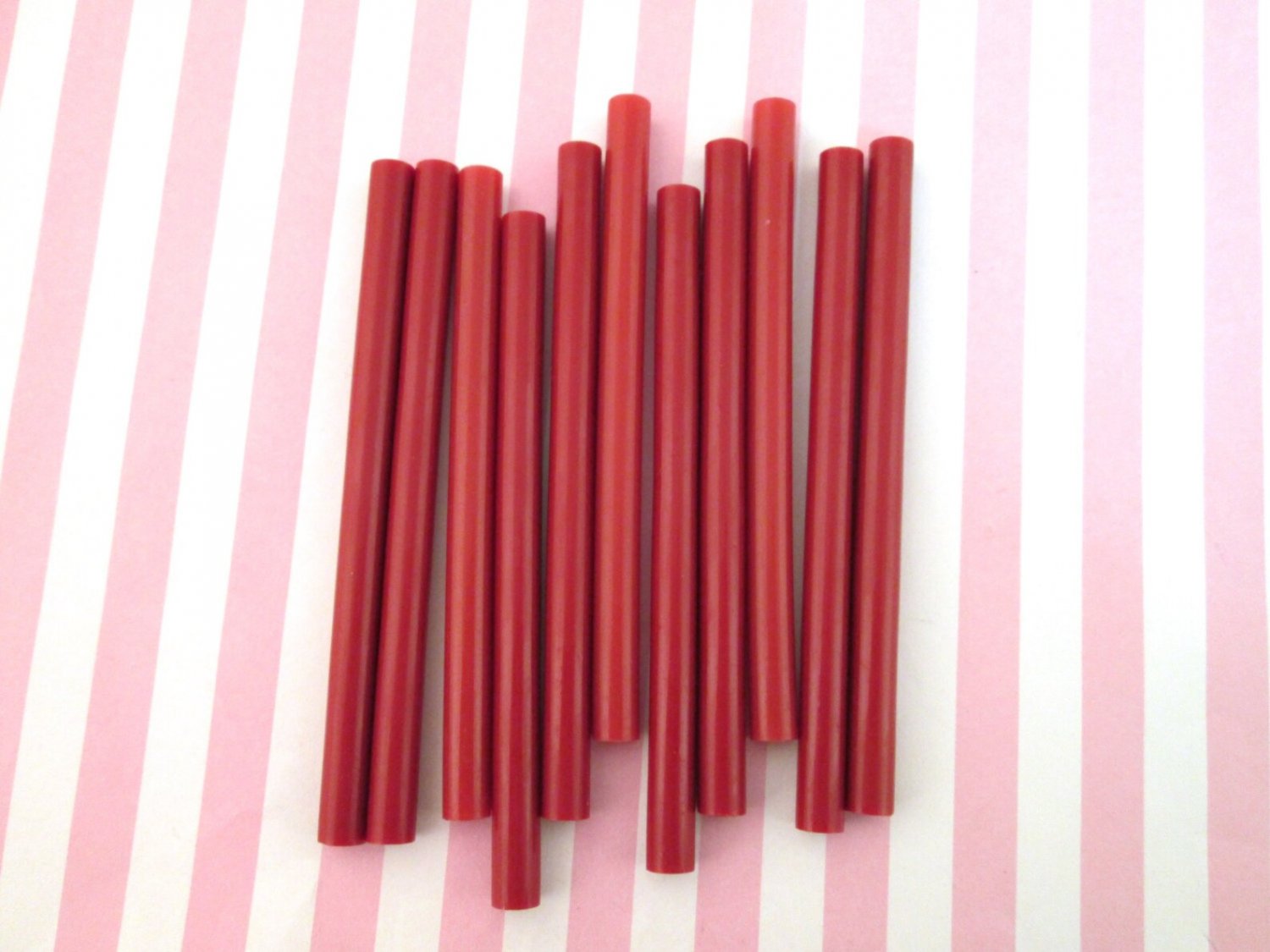 10 Red Glue sticks for drippy deco sauce, cell phone deco etc, great for wax seals (mini size)