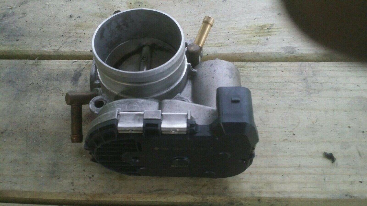 2001-2005 VW Golf Beetle Jetta 2.0L Throttle Body 06A 133 062 D, OEM