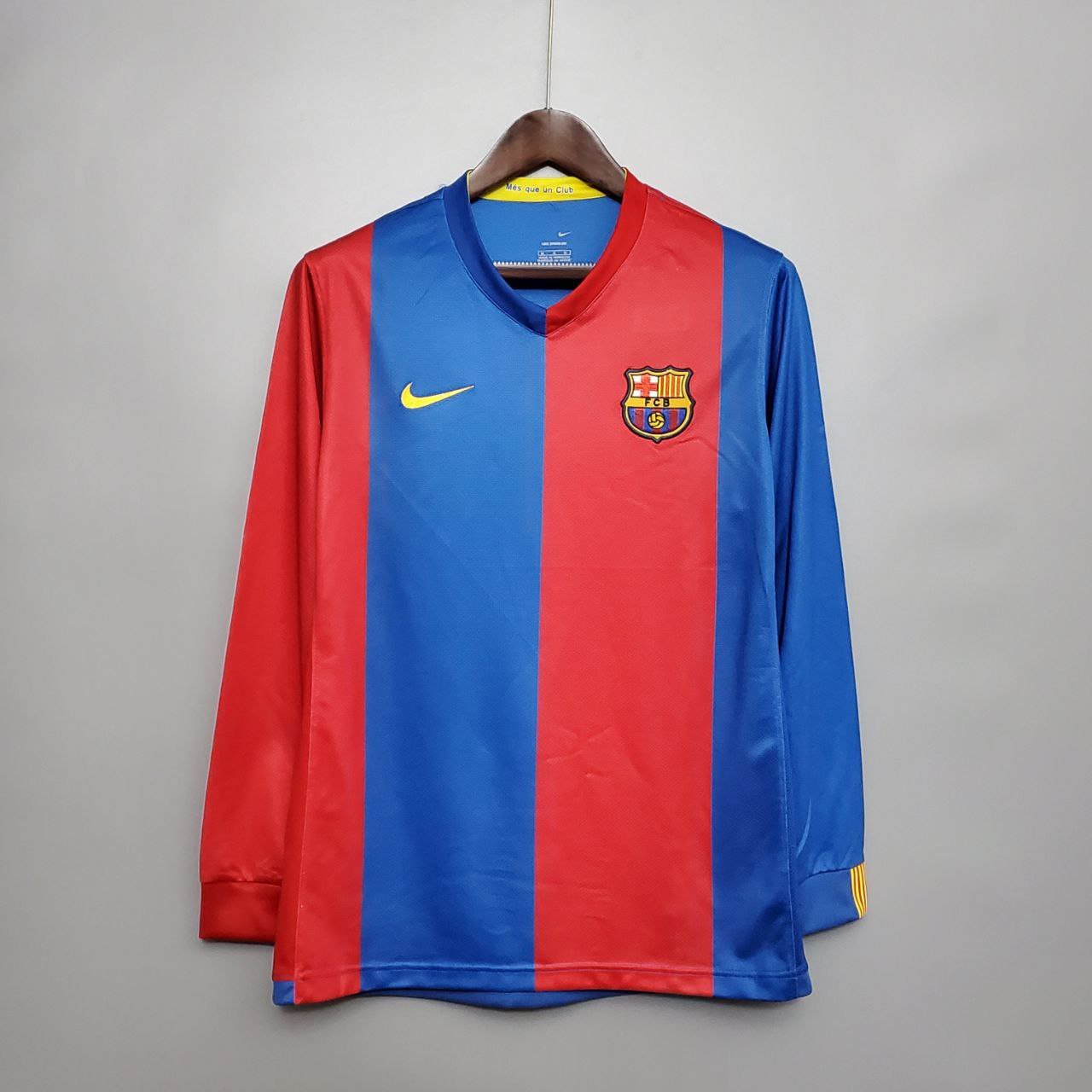 Barcelona 2006 07 Retro Jersey Home Long sleeve Soccer Jersey Barcelona 06 07