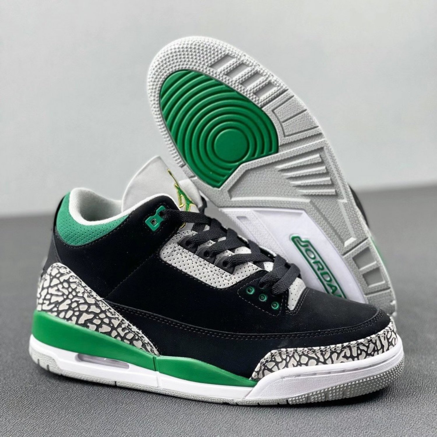 Air Jordan 3 Retro Pine Green