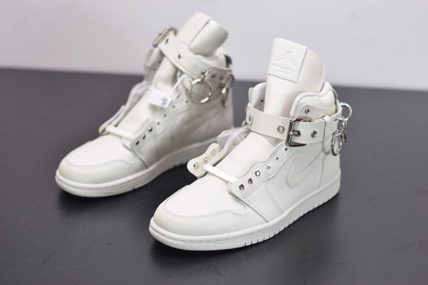 Comme Des Garcons Nike Air Jordan 1 Retro High White CN5738-100