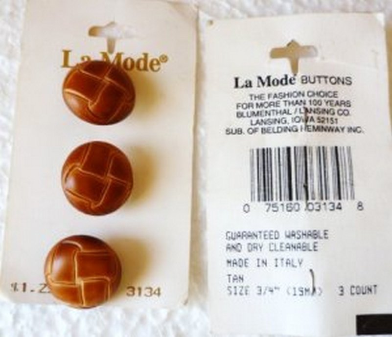 Five Vintage Faux Leather La Mode Tan Buttons Orig Card 3/4 Inch Made in Italy