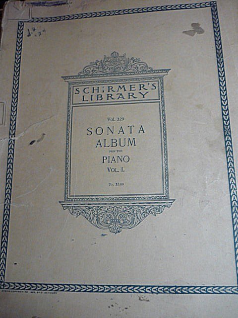 Sonata Album for the Piano Vol. 1 - Fifteen Favorite Sonatas for the Piano