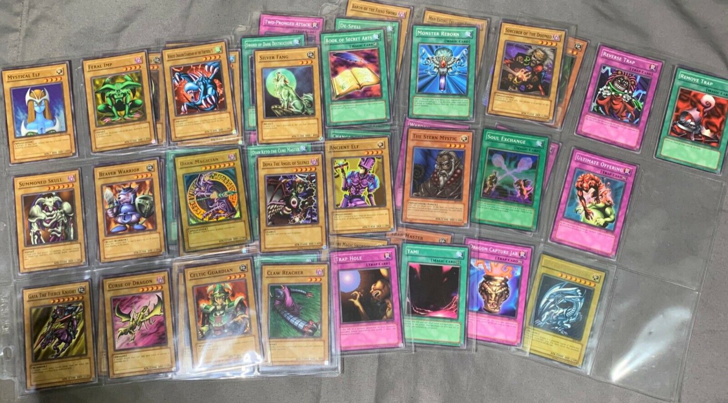Yu-Gi-OH! Starter Deck Yugi SDY Complete Set Lot and Blue Eyes White Dragon TCG