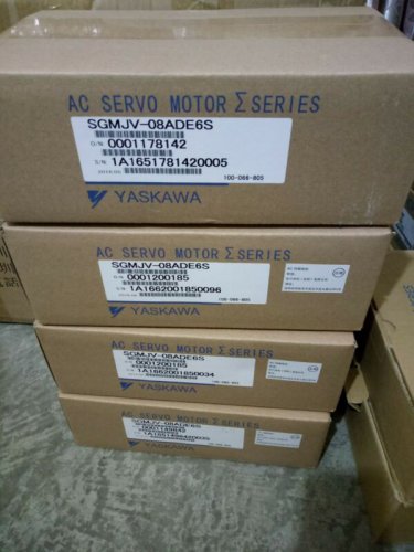 Yaskawa SGML-04AF12 New In Box