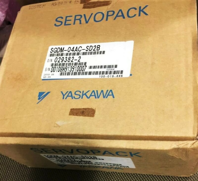YASKAWA AC SERVO DRIVER SGDM-04AC-SD2B NEW FREE EXPEDITED SHIPPING
