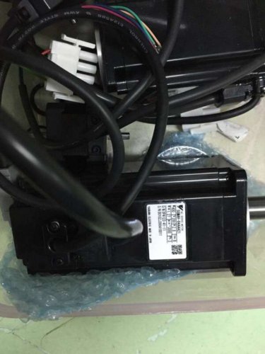 NEW YASKAWA AC SERVO MOTOR SGMAH-02B1A6C EXPEDITED SHIPPING