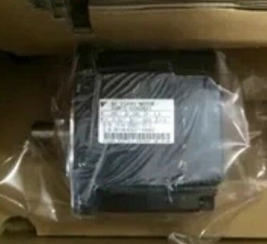 NEW ORIGINAL YASKAWA  SERVO MOTOR SGMP-02A3TE21 EXPEDITED SHIPPING