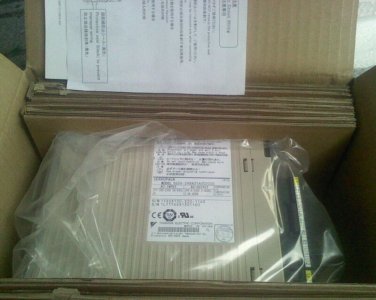 NEW ORIGINAL YASKAWA AC SERVO DRIVER SGDS-08A05A  EXPEDITED SHIPPING