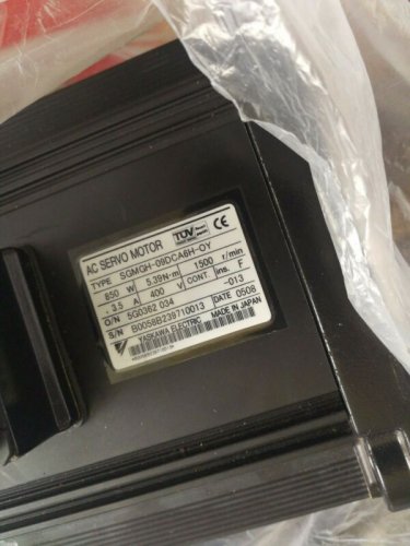 NEW YASKAWA AC SERVO MOTOR SGMGH-09DCA6H-OY EXPEDITED SHIPPING