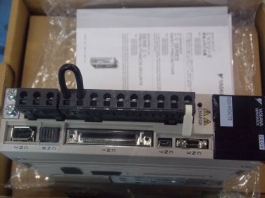 New Yaskawa Ac Servo Driver SGDV-R90A01B SGDVR90A01B Free Expedited Shipping