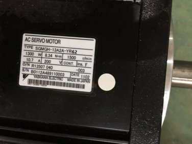 YASKAWA AC SERVO MOTOR SGMGH-13A2A-YR62 NEW EXPEDITED SHIPPING