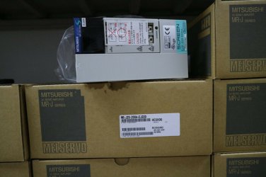 MITSUBISHI AC SERVO DRIVER MR-J2S-200A-EJ220 NEW ORIGINAL FREE SHIPPING