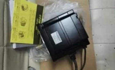 NEW ORIGINAL YASKAWA AC SERVO MOTOR SGMPH-02AAA4C EXPEDITED SHIPPING