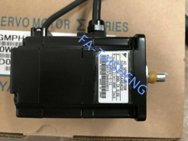NEW ORIGINAL YASKAWA  SERVO MOTOR SGMPH-01AAE4CD EXPEDITED SHIPPING