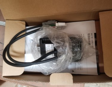 YASKAWA AC SERVO MOTOR SGMAH-02BAA21 NEW ORIGINAL EXPEDITED SHIPPING