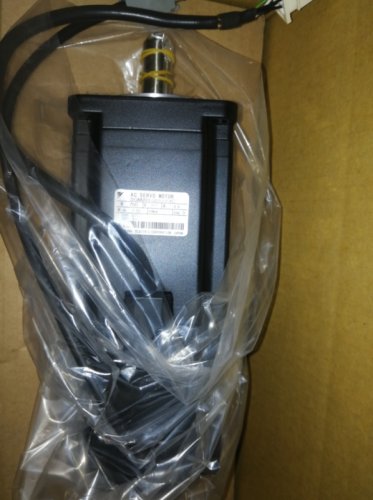 YASKAWA AC SERVO MOTOR SGMAH-08A1A21 NEW ORIGINAL EXPEDITED SHIPPING