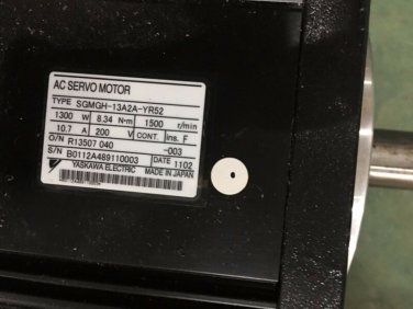 YASKAWA AC SERVO MOTOR SGMGH-13A2A-YR52 NEW EXPEDITED SHIPPING