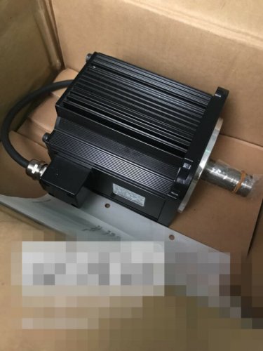 NEW ORIGINAL YASKAWA AC SERVO MOTOR SMRA-22P2BE-MR11 EXPEDITED SHIPPING