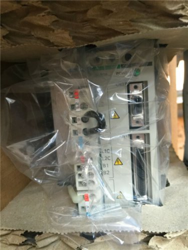 OMRON AC SERVO DRIVER R88D-WT04H R88DWT04H NEW FREE EXPEDITED SHIP