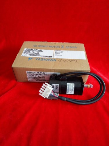 YASKAWA AC SERVO MOTOR SGMAH-A5A1A41 SGMAHA5A1A41 NEW ORIGINAL FREE SHIPPING