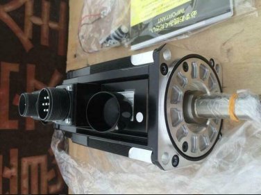NEW ORIGINAL YASKAWA AC SERVO MOTOR SGMSS-20A2A-YR11 EXPEDITED SHIPPING