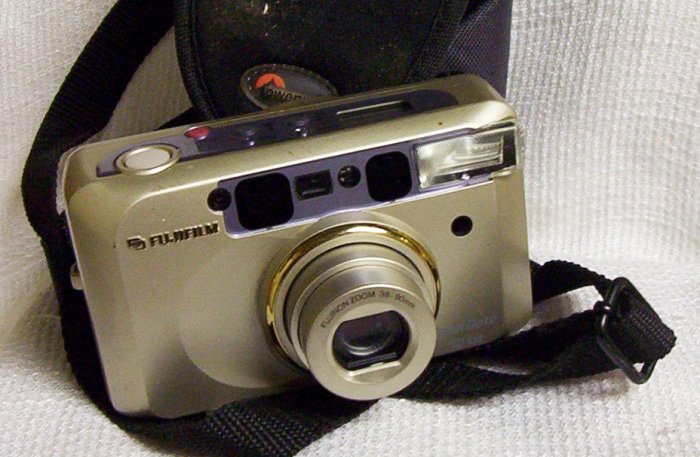 Fujifilm Zoom Date 90SR Point and Shoot field case