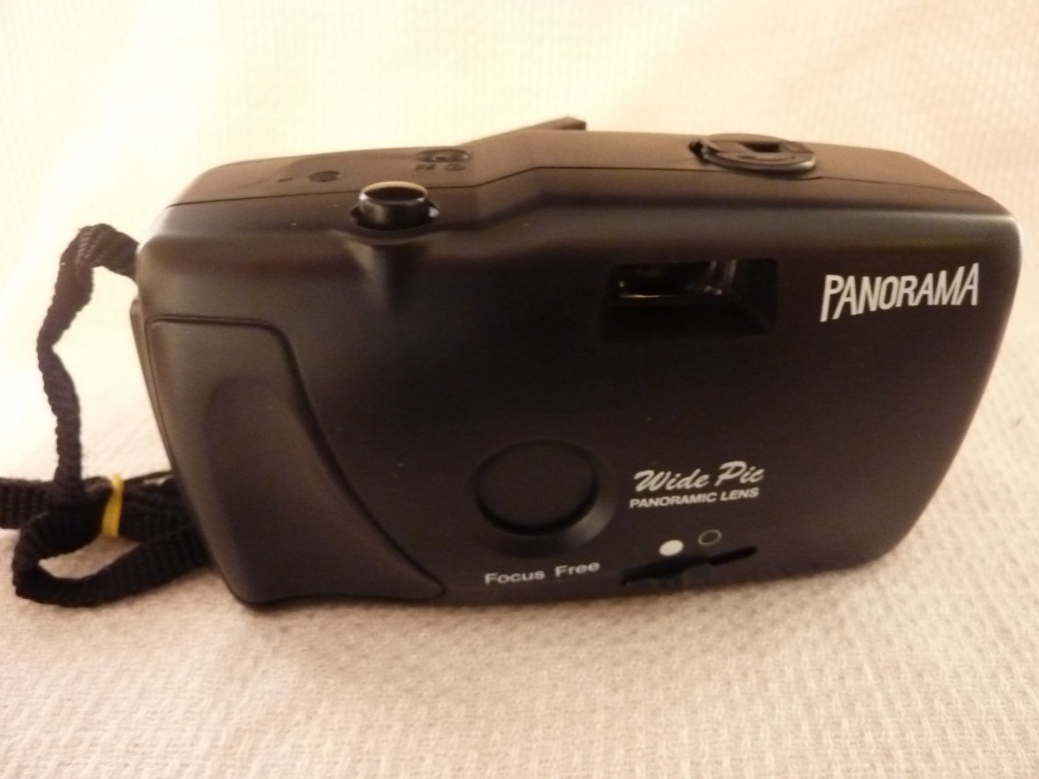 Panorama Wide Pic Focus Free 35mm Camera (Mint) NIB