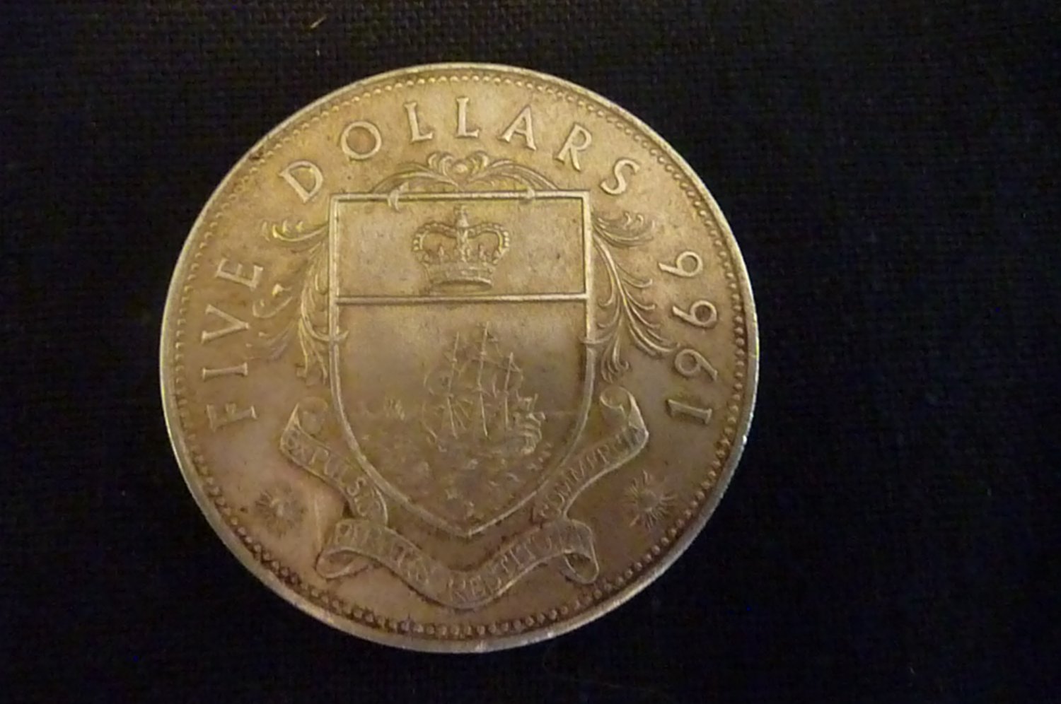 1966 Bahama Islands $5 Five Dollar BU SILVER 1.25 ONCE